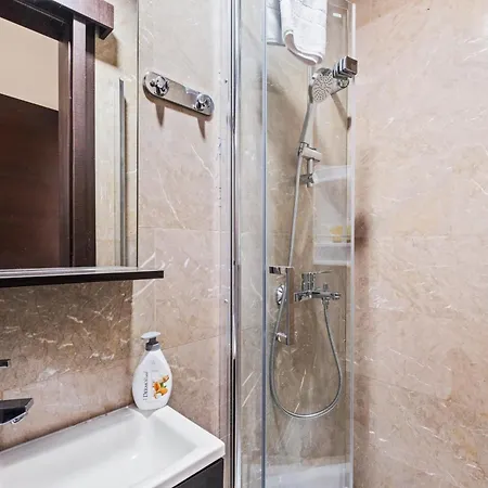 Downtown Finikoudes アパート *