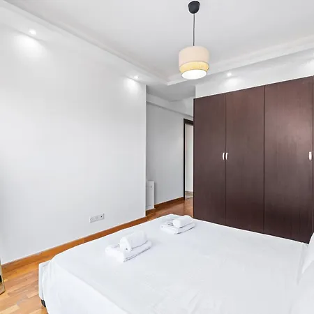 アパート Downtown Finikoudes *