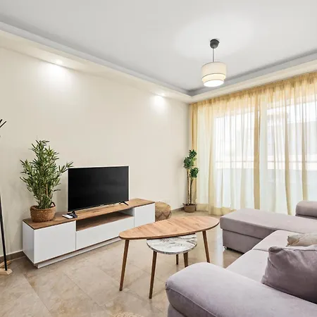 Downtown Finikoudes Apartment *