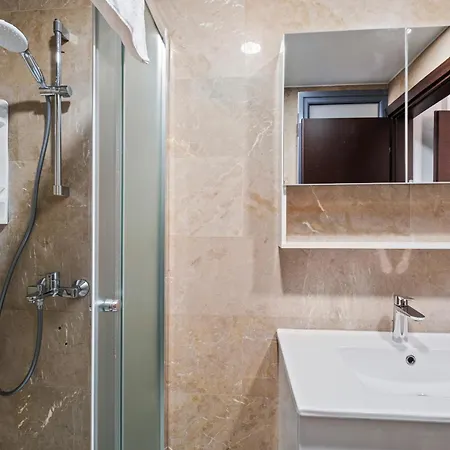 Downtown Finikoudes Apartment *