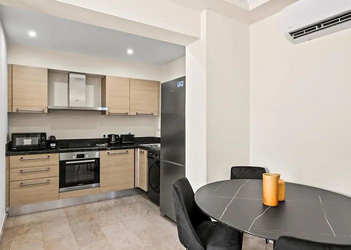 Lägenhet Downtown Finikoudes Larnaca