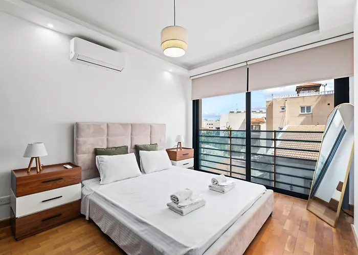 Downtown Finikoudes * Larnaca